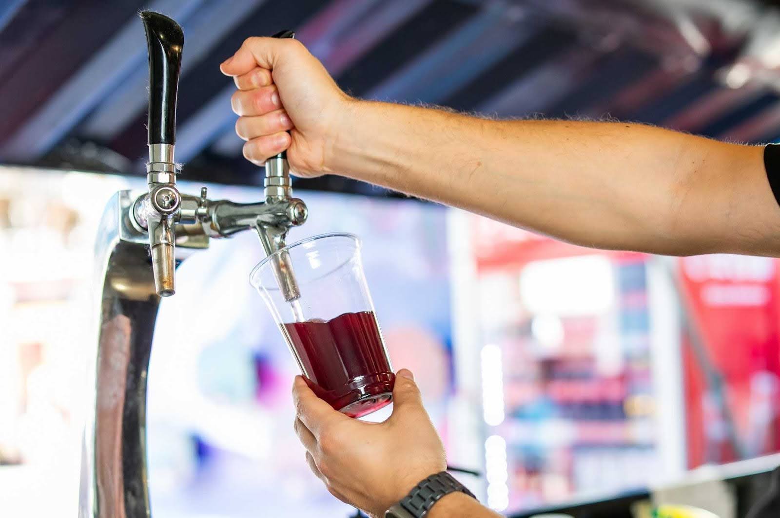 Hoe je unieke smaken creëert met een cocktailtap voor jouw horecazaak
