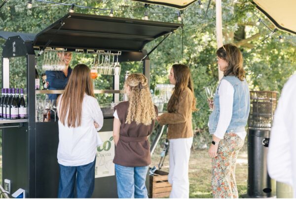 Walking dinner met bar en personeel: full service catering voor thuis en op het werk