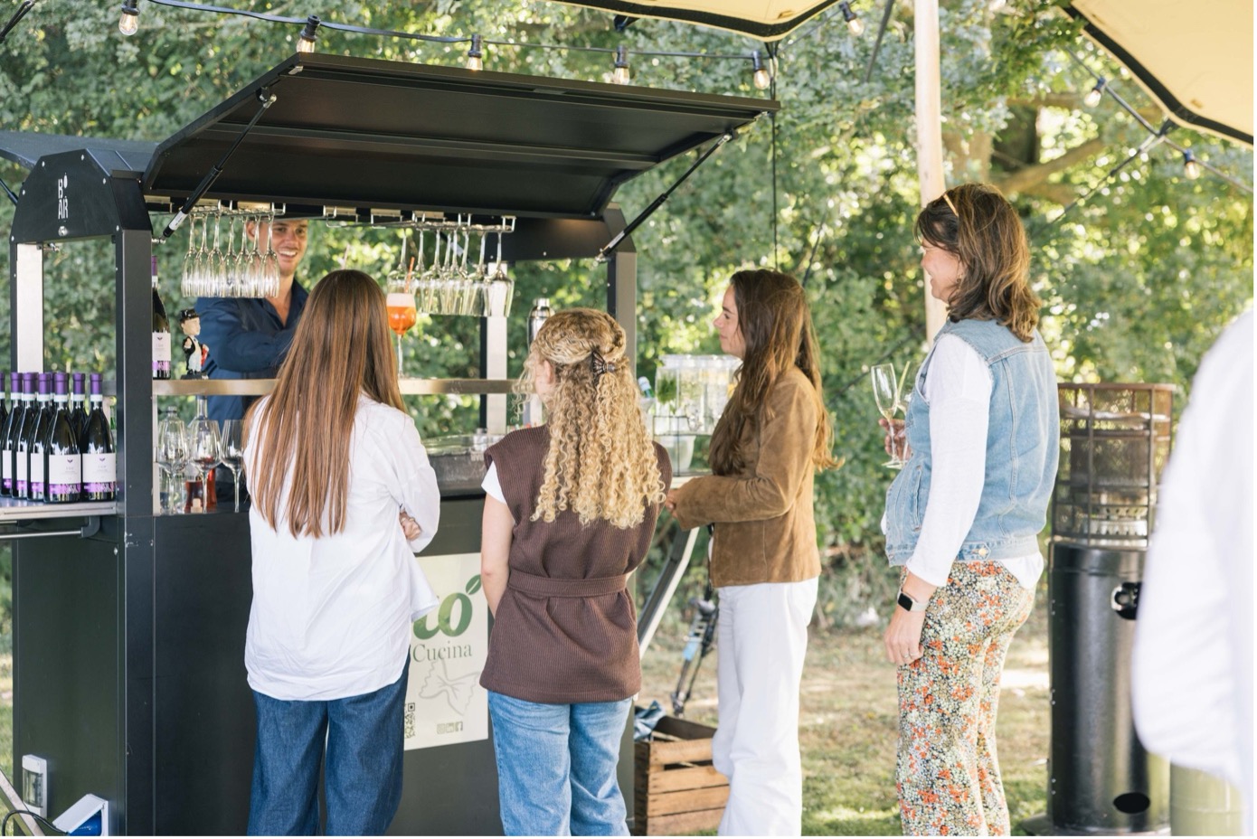 Walking dinner met bar en personeel: full service catering voor thuis en op het werk